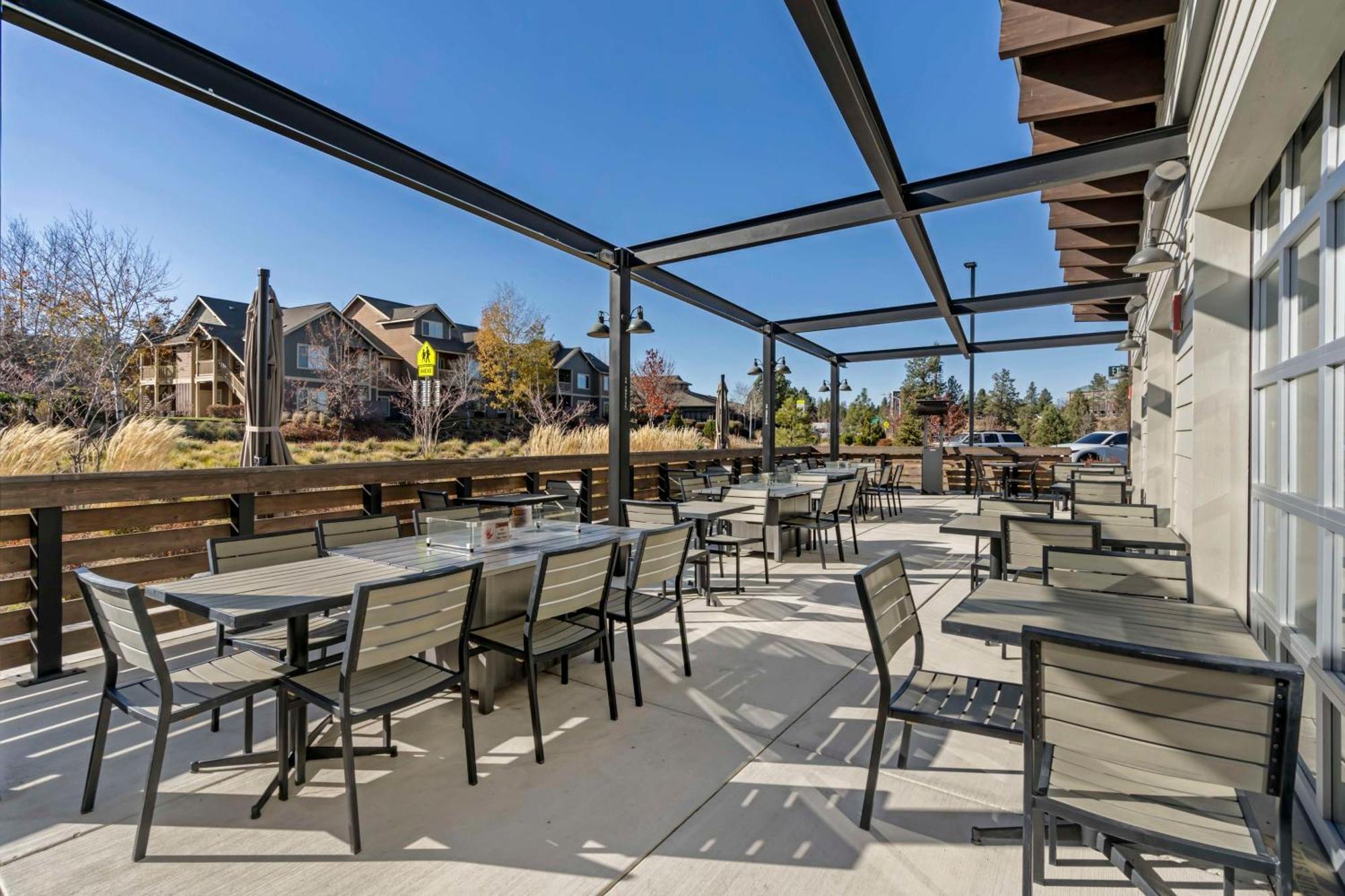 Best Western Premier Peppertree Inn at Bend Exterior foto